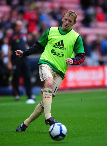 AC米兰通过老将策略增强阵容，引进莫德里奇和蒂亚戈-席尔瓦，弥补后防不足，延续稳定表现。（AC米兰老将加持：莫德里奇与蒂亚戈-席尔瓦加盟，补强后防延续稳定）