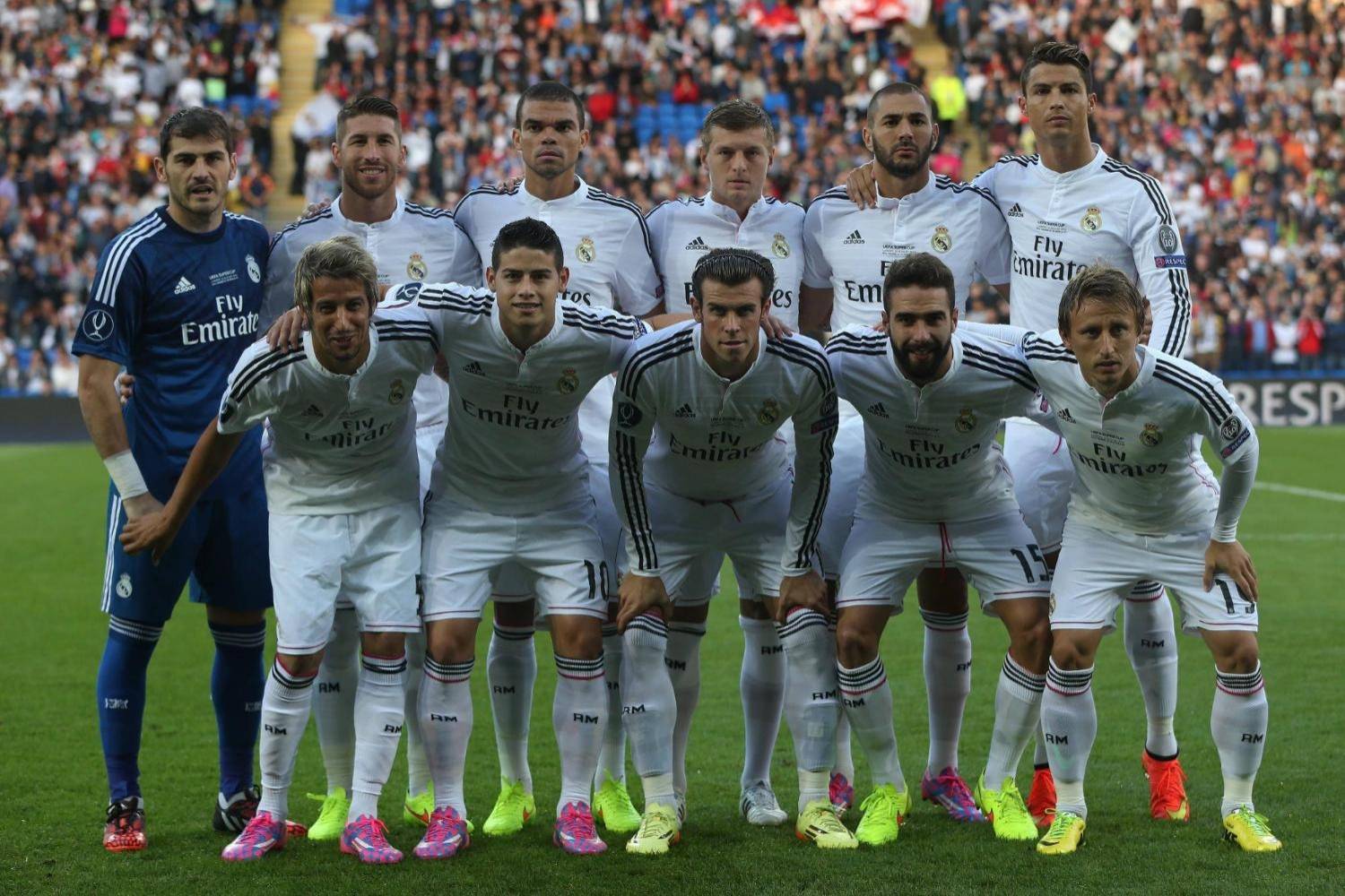 亚足联官网：上海海港卫冕中超冠军，却在亚洲赛场举步维艰（亚足联官网：上海海港再夺中超桂冠，亚洲赛场步履维艰）