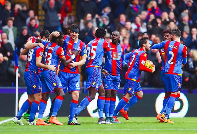 姆巴佩欧冠生涯已5次戴帽，仅次于梅西、C罗和莱万（姆巴佩欧冠第5次上演帽子戏法，排名仅在梅西、C罗、莱万之后）