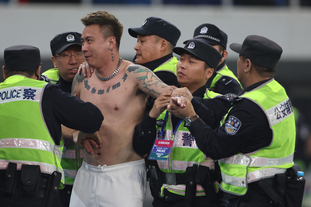 穆雷砍50+且投篮命中率超75%场次，后卫领域仅次于乔丹（单场50+且命中率75%以上的场次，穆雷在后卫中仅逊乔丹）