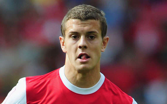 胡荷韬：现在膝盖还有很多问题；已不把自己看作年轻球员了（胡荷韬直言膝盖问题尚多，已不再将自己归为年轻球员）