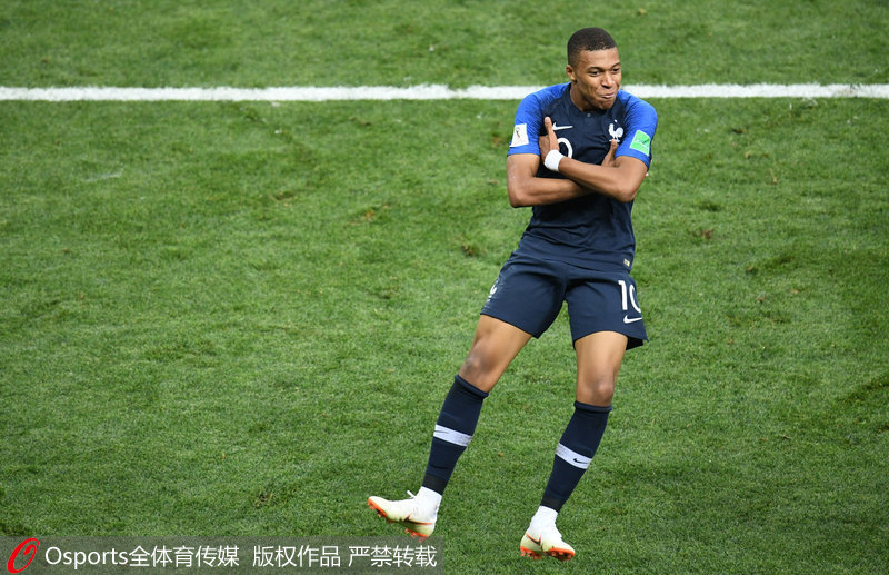 TA：曼城冬窗大概率召回埃切韦里，不排除留队的可能性