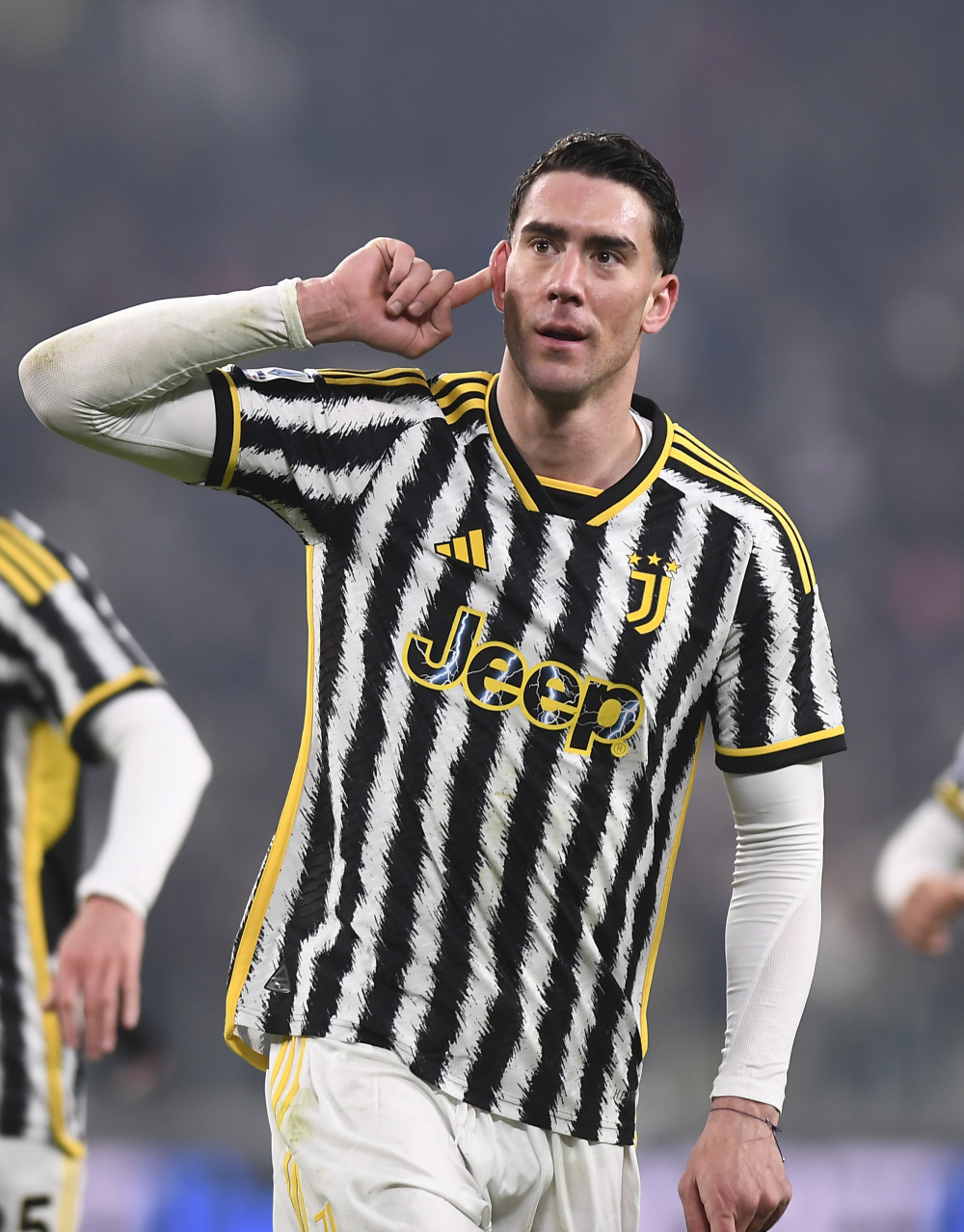 记者：450万+奖金已不足以续约伊尔迪兹；尤文对球员估价上亿（记者：450万年薪+奖金难留伊尔迪兹，尤文对其估值已过亿）