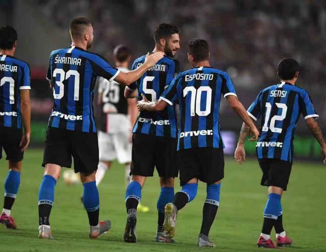 德转(Transfermarkt)更新了德甲球员...（德转（Transfermarkt）发布德甲球员最新更新）