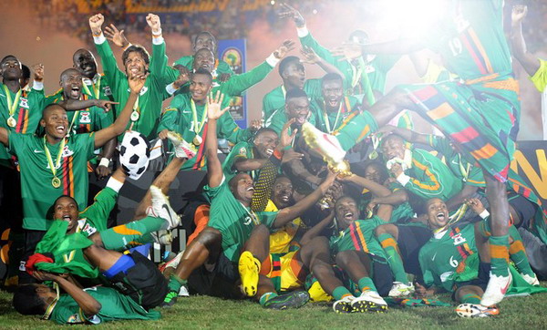 范戴克：已经好几周没在安菲尔德赢球了，我们迫切想扭转局面（范戴克：安菲尔德多周无胜，我们急需扭转颓势）