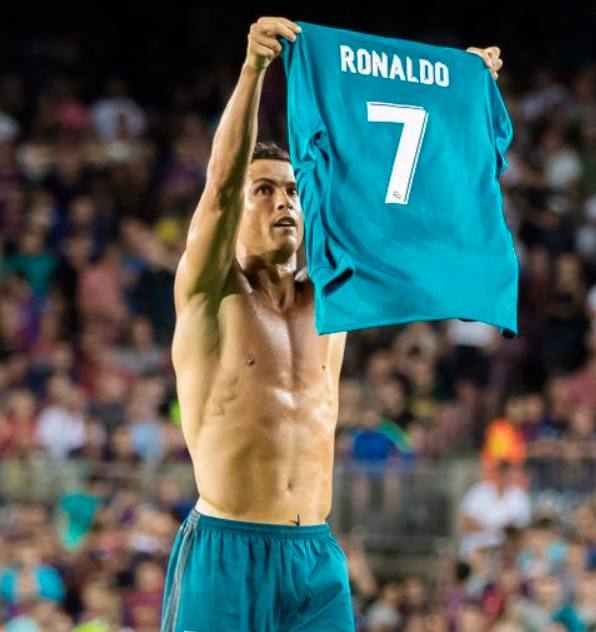 代表皇马出战338场比赛，巴尔韦德成队史出场次数最多的乌拉圭人（出战皇马338场，巴尔韦德成队史乌拉圭球员出场第一人）