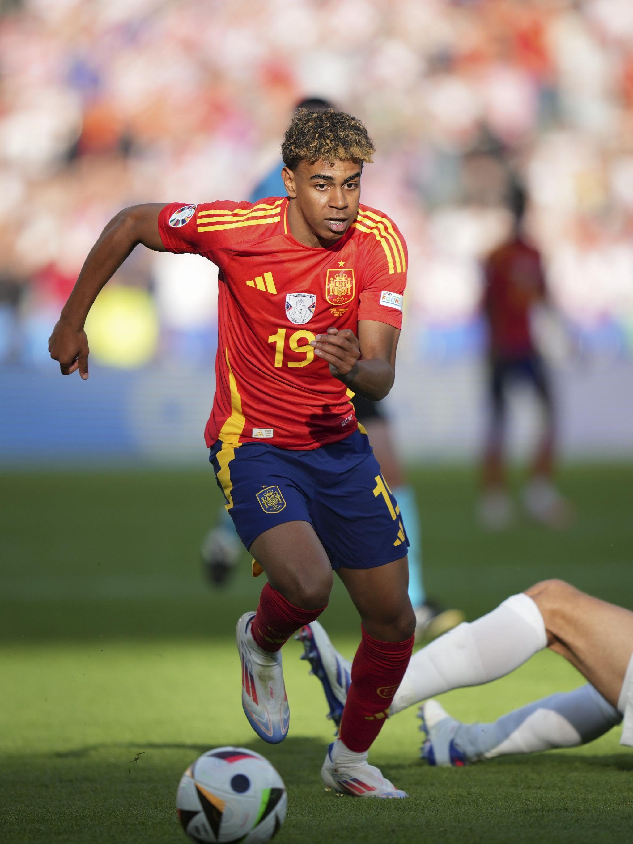 TA：利物浦的埃利奥特需要做出改变，德甲或许是完美之选（TA：利物浦埃利奥特亟需改变，德甲或为最佳选择）