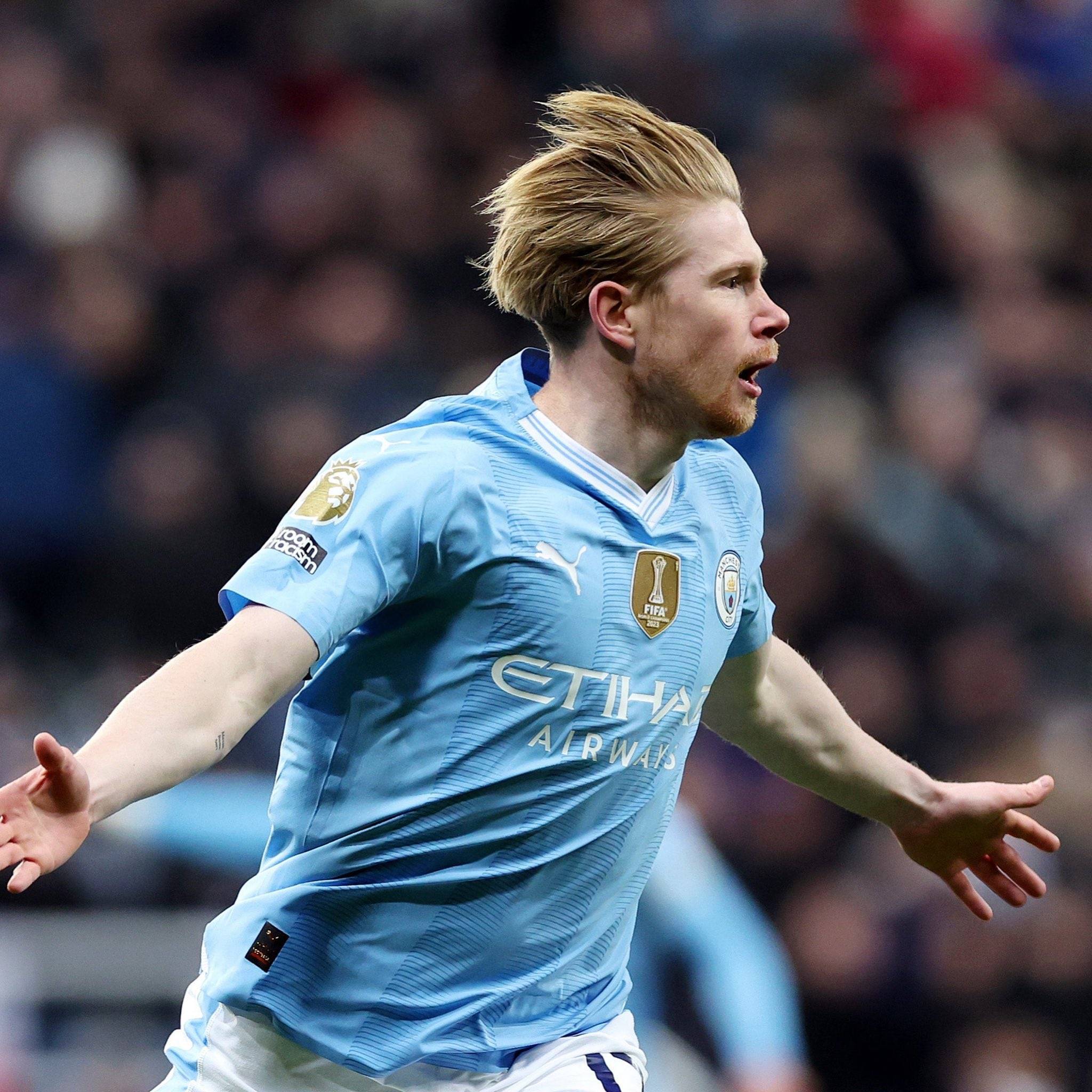 出席白宫晚宴后，C罗与美国防务部长合影（白宫晚宴后，C罗与美国防长合影留念）