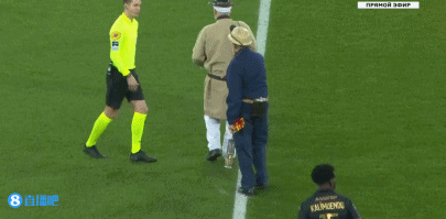 要来切尔西了？哈维-西蒙斯社媒简介删除RB莱比锡字样